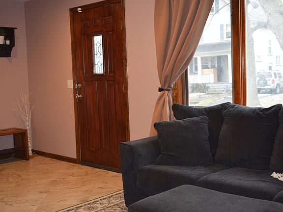 Covered Porch w/ Bay Window