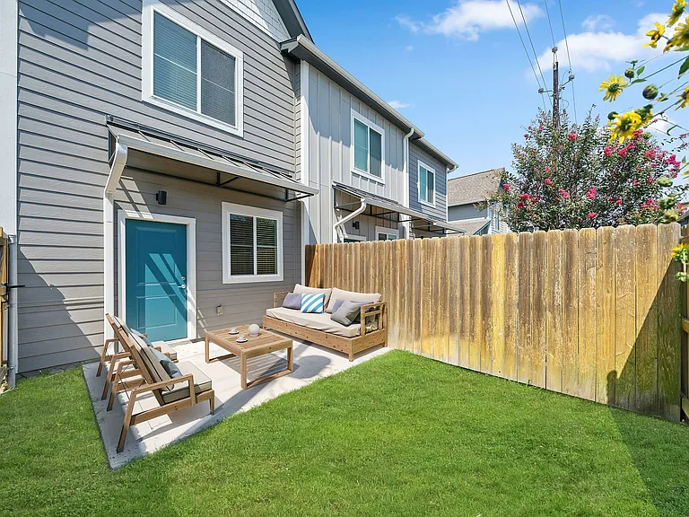Townhomes at Twenty01 — Photo 38