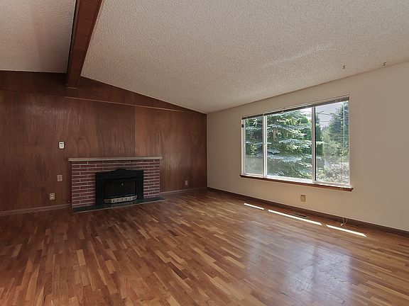 2nd image of 17708 11th Ave NE