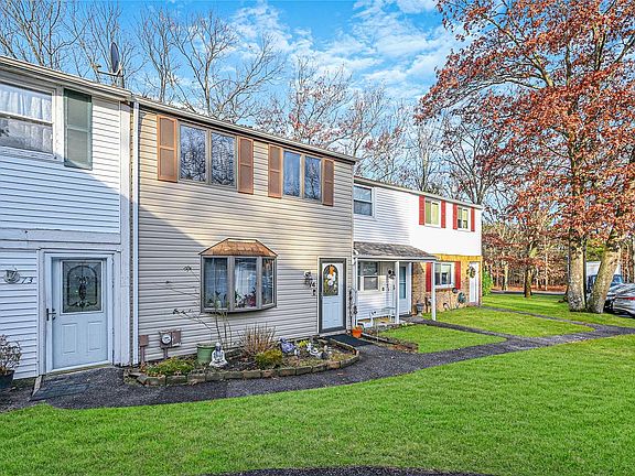 3rd image of 74 Wooded Ct #74