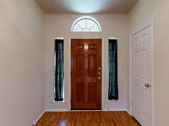 5th image of 716 Big Willow Dr