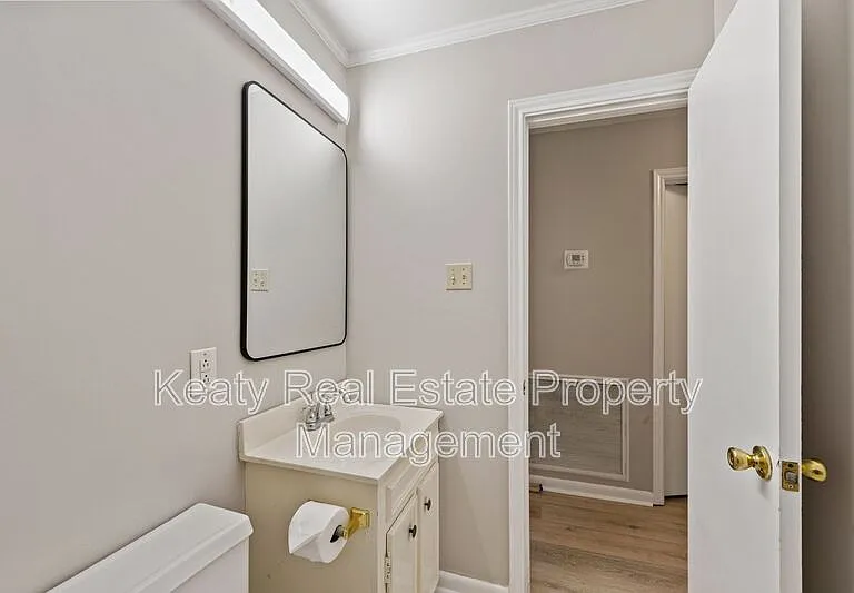 137 Amber St — Photo 22