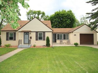 7133 Clinton Ave S, Richfield, MN 55423