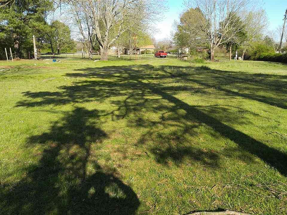 2nd image of 10 Couch Ln
