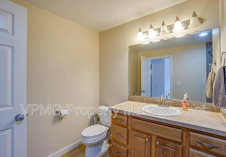 5906 NE 56th St — Photo 26