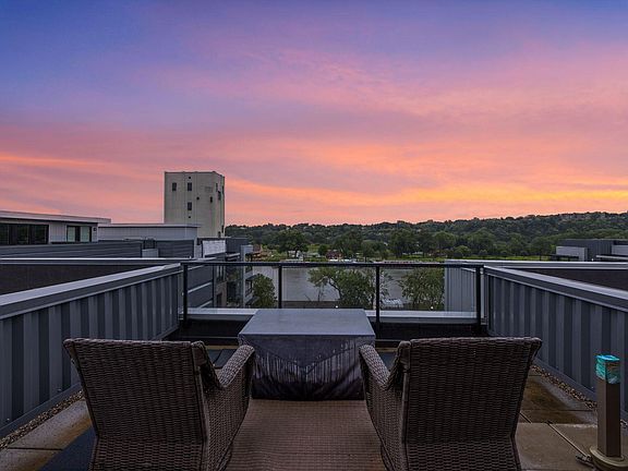 5th image of 256 Spring St Unit 413