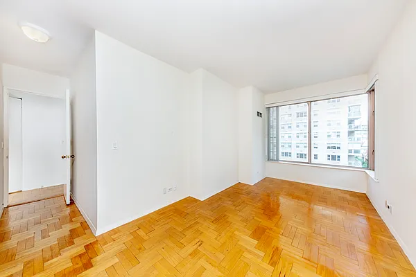 Rented by Reuveni LLC | media 7