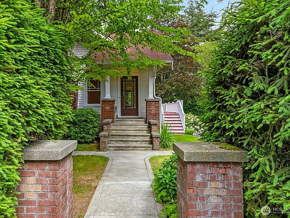 2nd image of 18608 101st Avenue NE