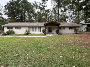 1024 Honeysuckle Rd, Magnolia, AR 71753