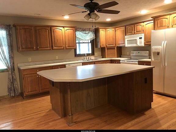 5th image of 7409 Hidden Valley Dr