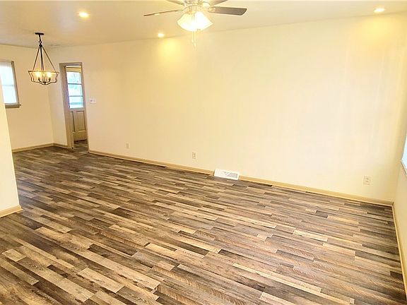 5th image of 684 La Clede Ct