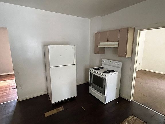 5th image of 4241 Evanston Ave