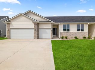 5612 NE Creek Ridge Dr, Ankeny, IA 50021