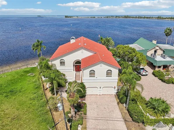 3098 Gulf Winds Cir, Hernando Beach, FL 34607