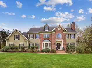 41 Deer Creek Dr, Basking Ridge, NJ 07920