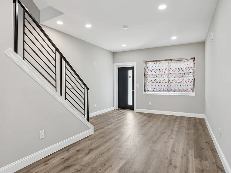 2225 N Waterloo St — Photo 10