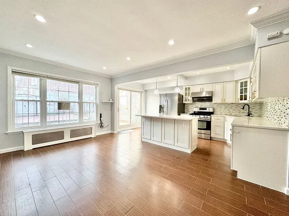 52-78 70th St #Penthouse, Maspeth, NY 11378