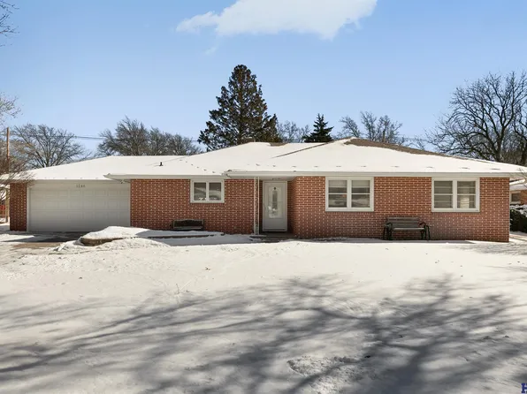 1246 N 6th St, Seward, NE 68434