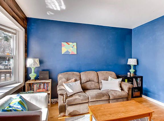 3rd image of 2546 W Carmen Ave