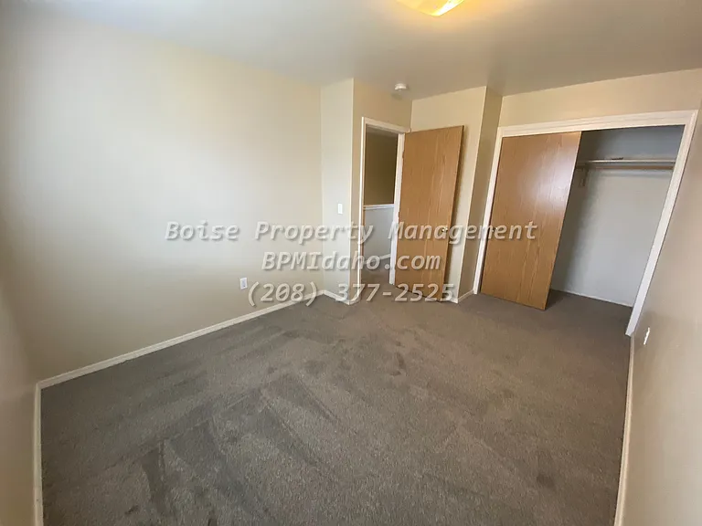2061 N Gladewater Ave — Photo 6