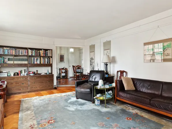 160 Cabrini Boulevard 63 image 3 of 6
