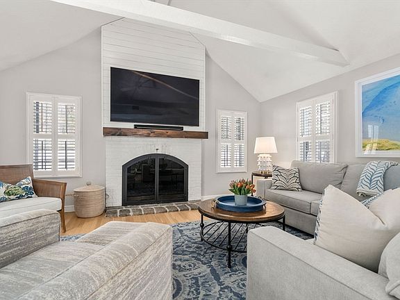 3rd image of 22 Longmeadow Rd