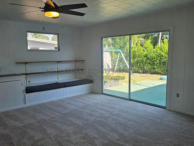 1531 Grace Ave — Photo 7