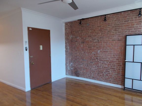 5th image of 712 Washington Ave APT 1A