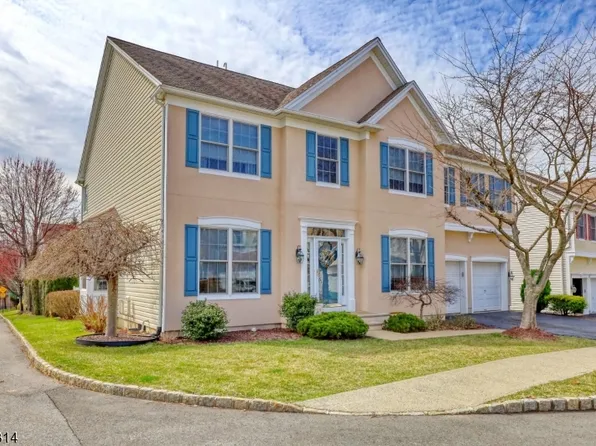 66 Continental Cir, Totowa Boro, NJ 07512