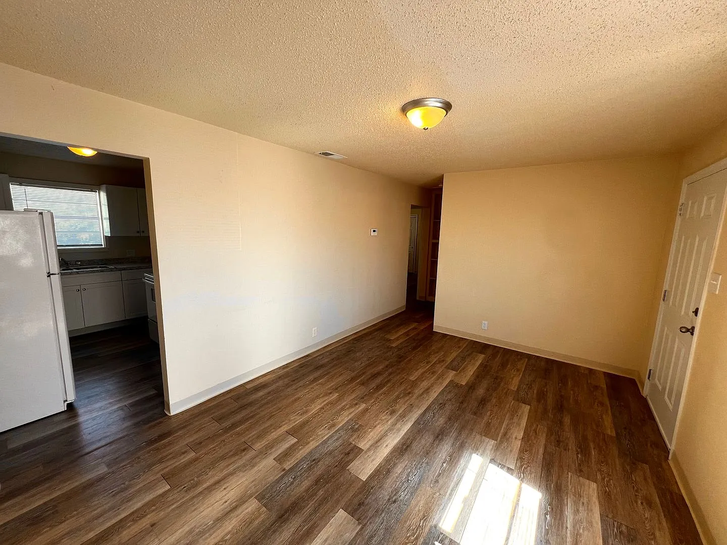 1550 Arizona — Photo 4