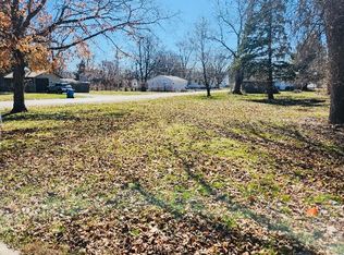 495 E Ash St, Watseka, IL 60970