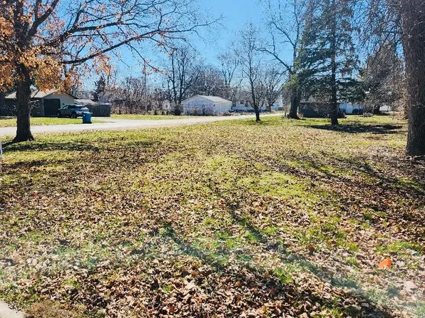 495 E Ash St, Watseka, IL 60970