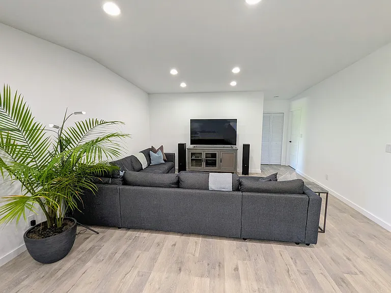 2999 N Territorial Rd W #2A — Photo 5