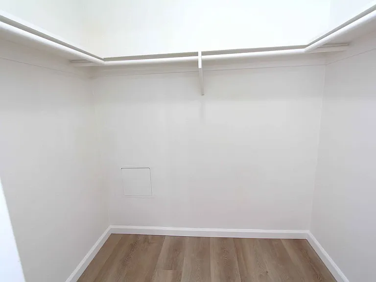 7435 Canby Ave — Photo 13