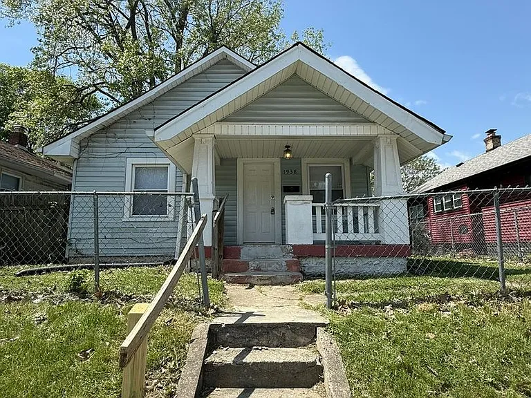 1938 N Dearborn St — Photo 1