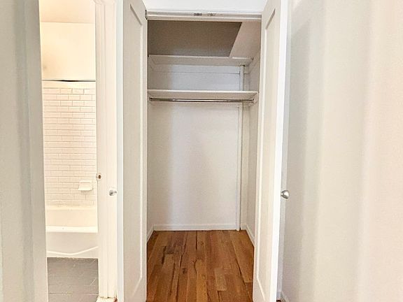4th image of 259 E 10th St #1RW