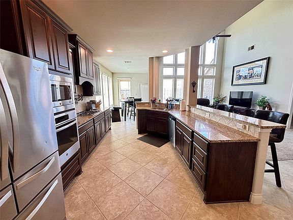 5th image of 2926 Rivermist Ln