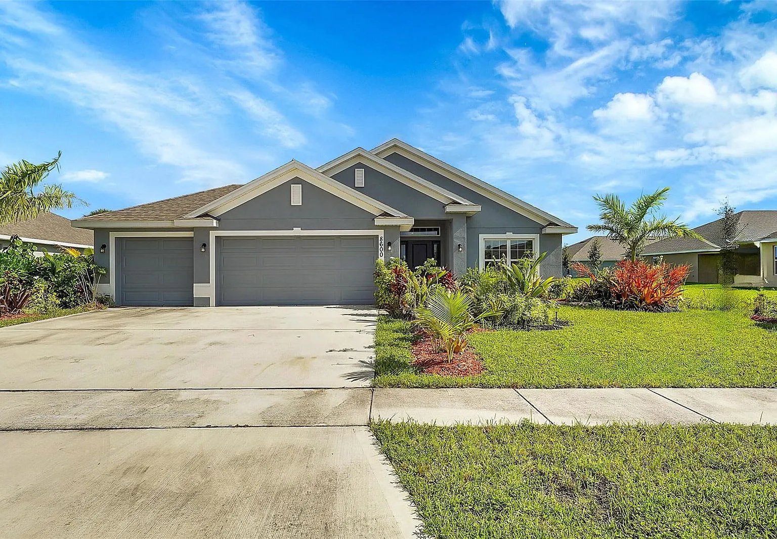 4 bed, 2.0 bath, $2,500 — Photo 1