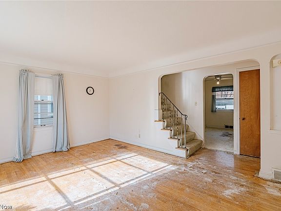 5th image of 1004 Woodview Rd