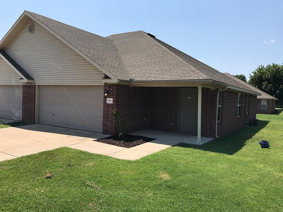 1st image of 1679 N Evening Shade Dr