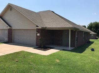 1679 N Evening Shade Dr, Fayetteville, AR 72703