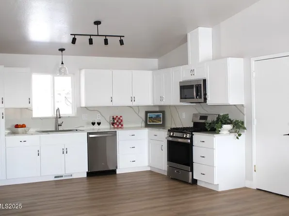 10755 Sand Dune Dr, Sparks, NV 89441