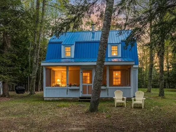 2483 Hidden Valley Ln, Charlevoix, MI 49720
