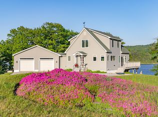 985 N North Main St, Winterport, ME 04496