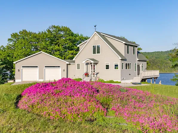 985 N North Main Street, Winterport, ME 04496