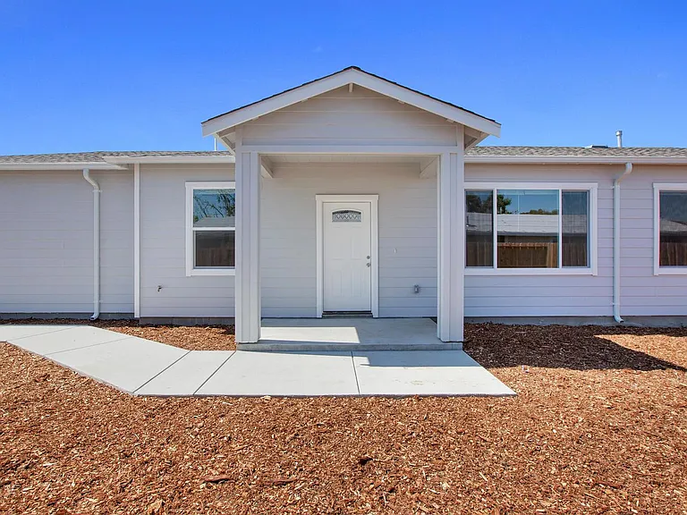 2354 Marina Blvd — Photo 3