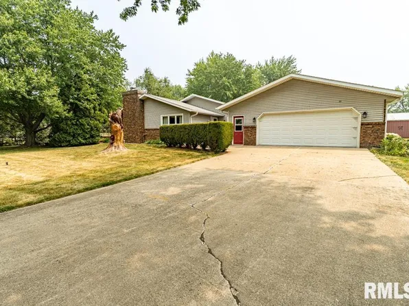 15690 Herberger Rd, Mackinaw, IL 61755