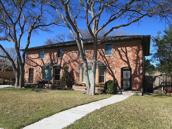 2nd image of 6707 Del Norte Ln