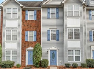 9911 Treeside Ln, Matthews, NC 28105