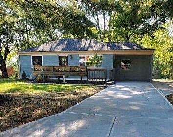 2nd image of 929 Pinewell Dr